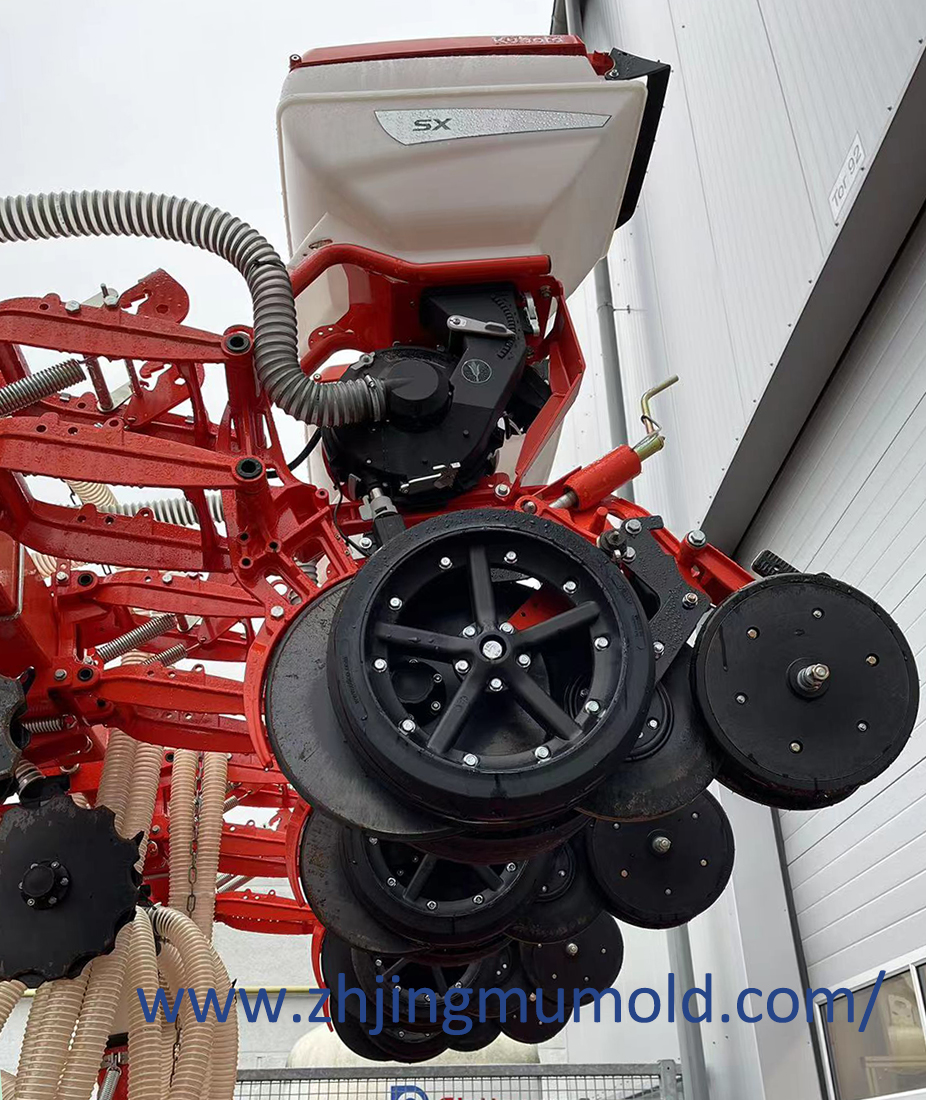 精模总经理拜访德国的农机注塑模具厂客户