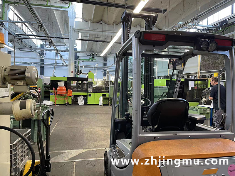 珠海市精模公司作为企业代表随珠海市长出访德国招商引资