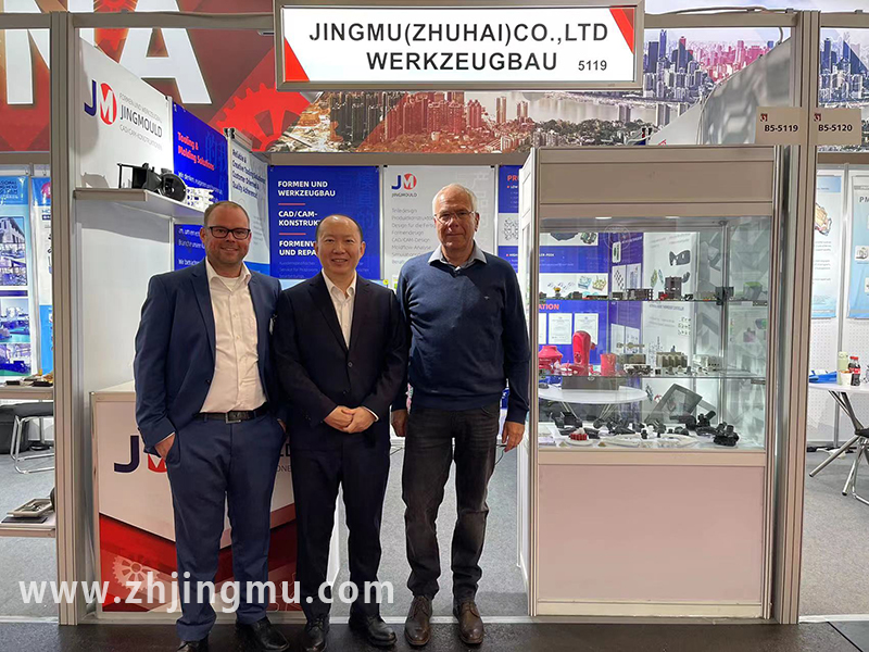 精模公司德国参会展示我司智能家居电子开关塑料外壳成型零件