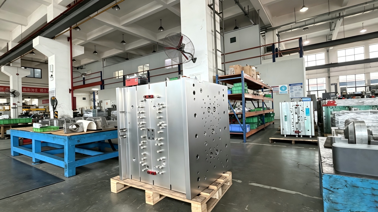 高端家电用品模具出口德国 高端家电用品模具出口德国
