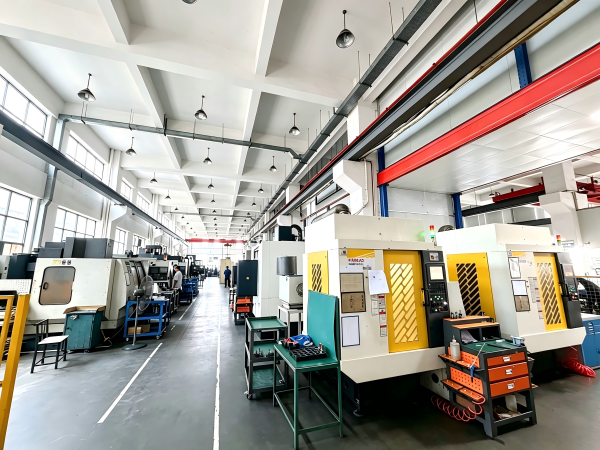 精密注塑模具 CNC 加工车间｜珠海市精模 34 年模具制造实力展示